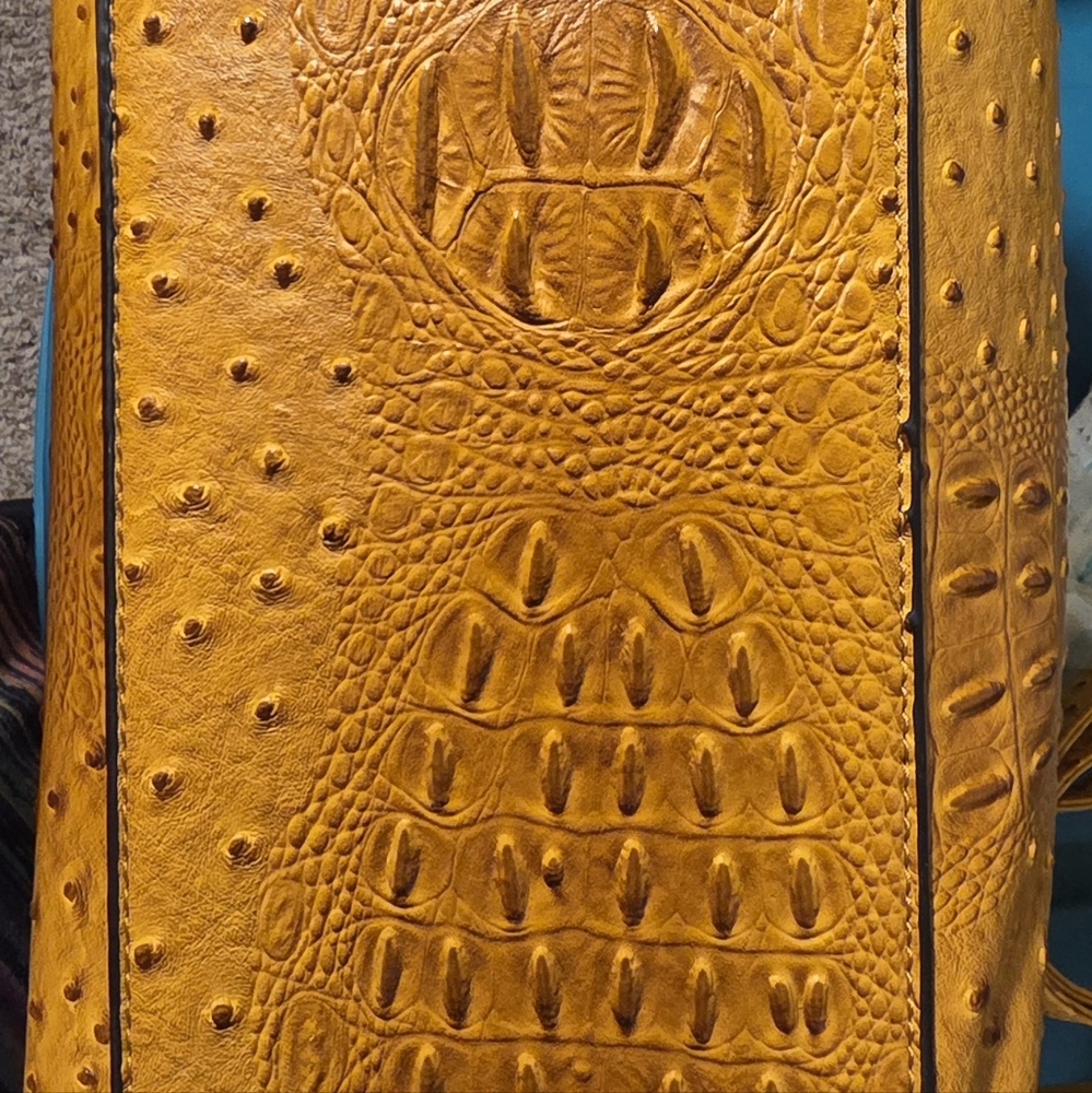 Handbag - Picture 10 of 11